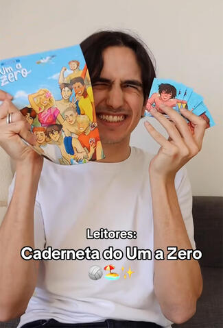 "Um a Zero" author Bruno Leão with the official merch