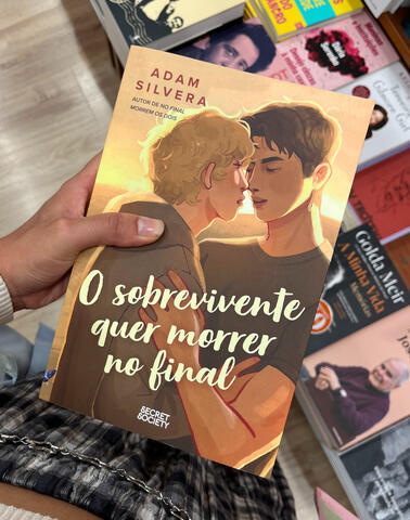 Cover for the portuguese edition of "The Survivor Wants to Die at the End"