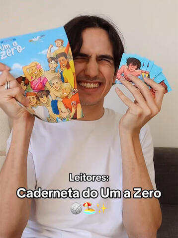 "Um a Zero" author Bruno Leão with the official merch